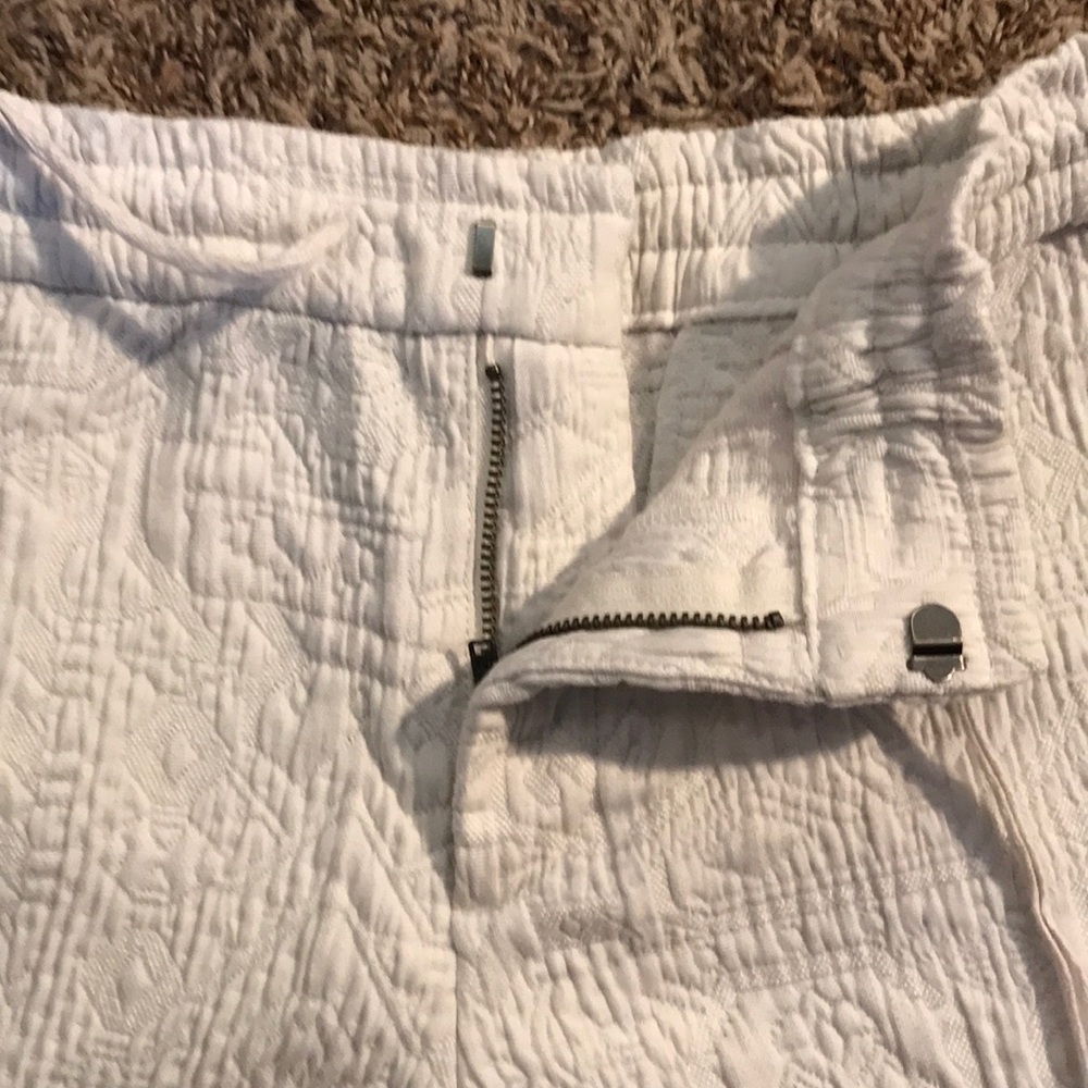 Lou & Grey white patterned shorts - Picture 3 of 6